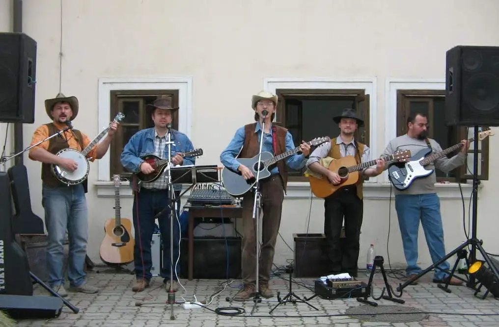 Tuky Band - country road 2.jpg